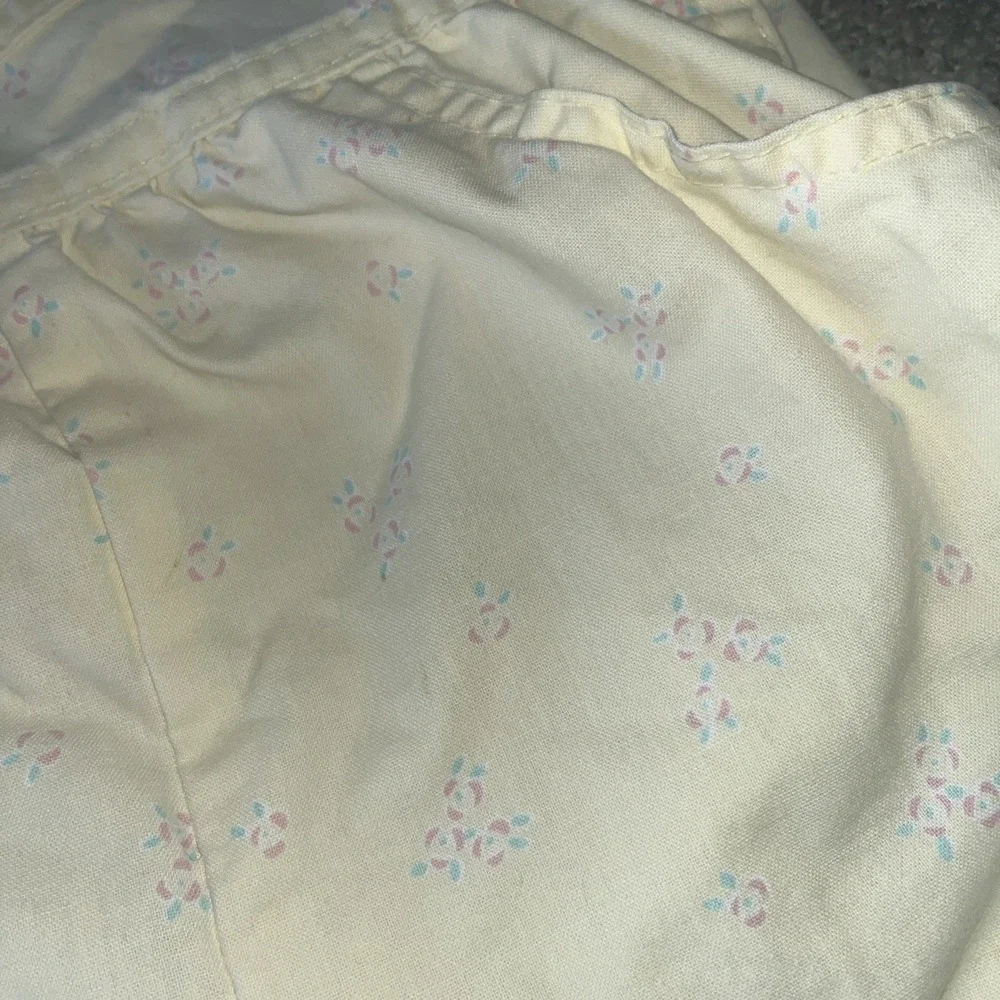 Vintage Oshkosh Light Weight Yellow Floral Overalls.‎ Size 5